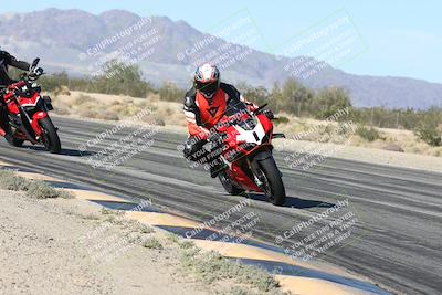 media/Dec-04-2025-Racers Edge (Thu) [[5ebc9f124d]]/3-B Group/3-Session 2 (Turn 7 Inside)/